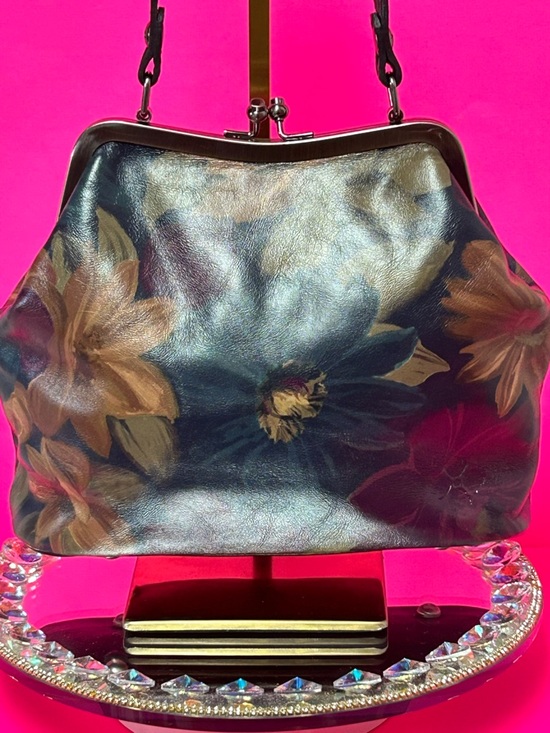 Patricia Nash Handbags - Patricia Nash Vintage Floral Laurel Print Frame-Top Shoulder Bag 11 x 7.5 x 3.5